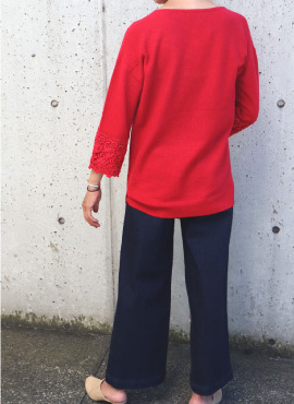 7分袖ニットチュニック×デニムワイドパンツ×ショルダーバッグ