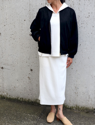 ブラックブルゾン×アイボリーセットアップ01