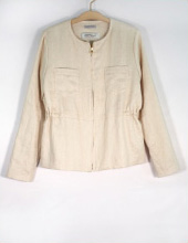 ジップアップジャケット¥33,000 (税込)