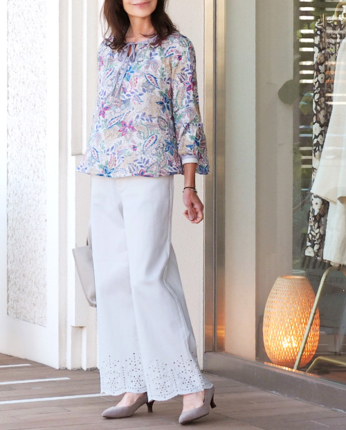 カットワーク刺しゅうパンツ×8分袖ブラウス