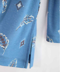 動きやすいサイドスリット