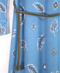 編み込み細ベルトでエレガントに演出 ベルトなしでもおしゃれなシルエット