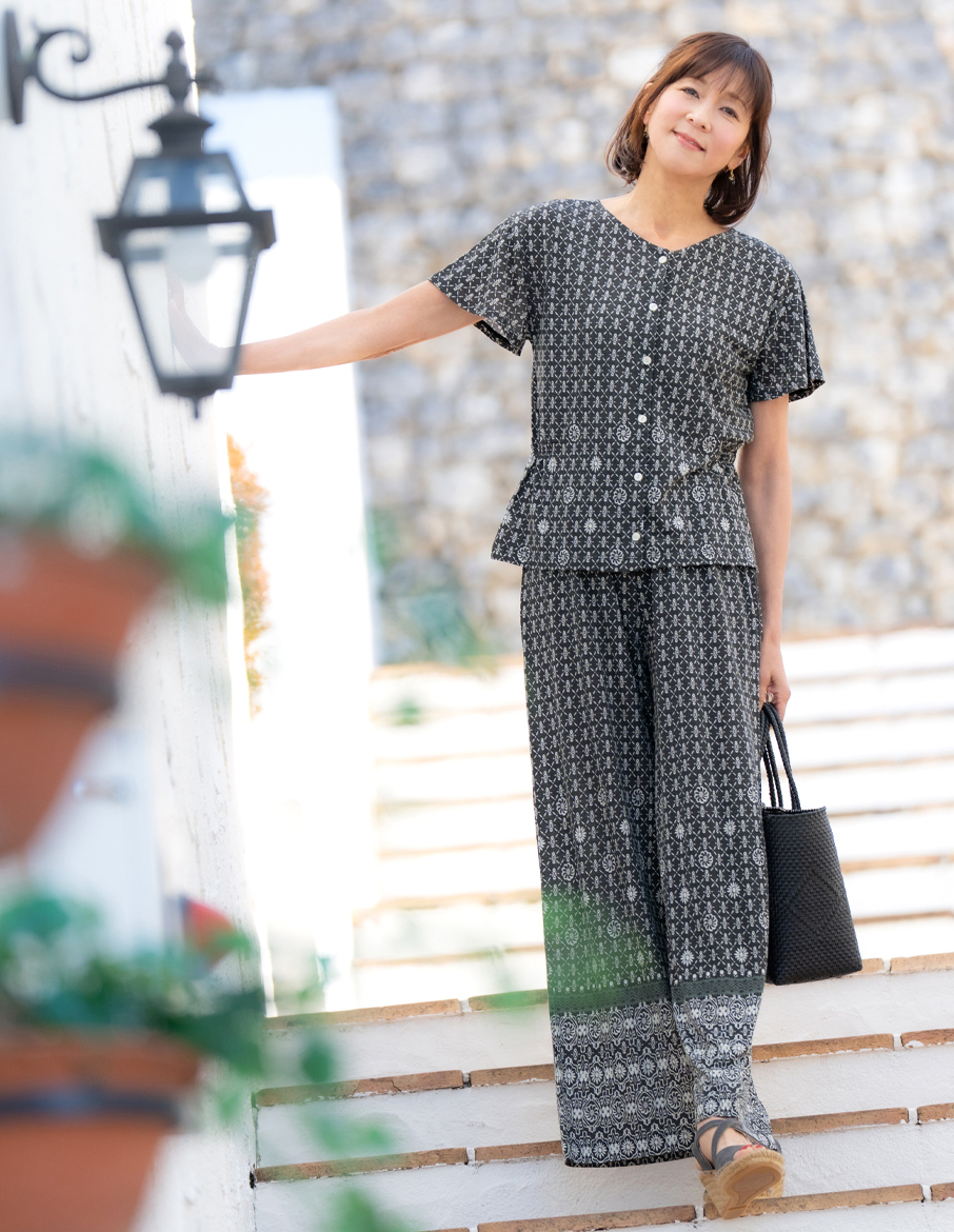 半袖プルオーバー×ワイドパンツ