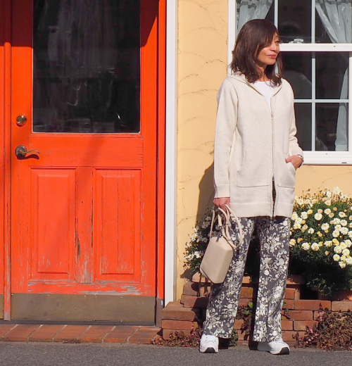 ラメ混⻑袖ニットカーディガン×ワイドパンツ