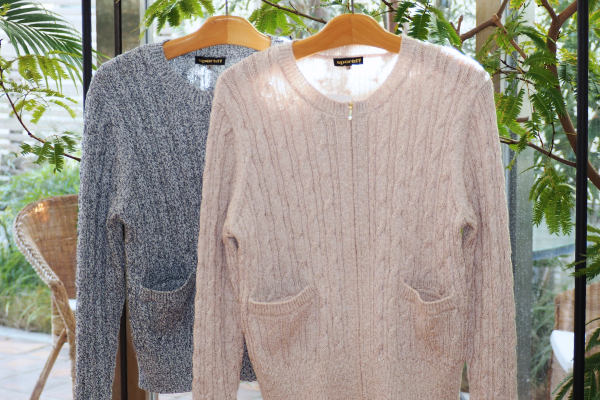 長袖ニットブルゾン¥29,480