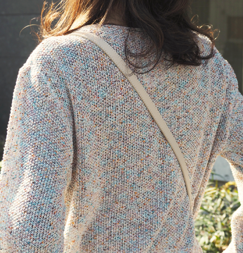 長袖ニットプルオーバー×ワイドパンツ