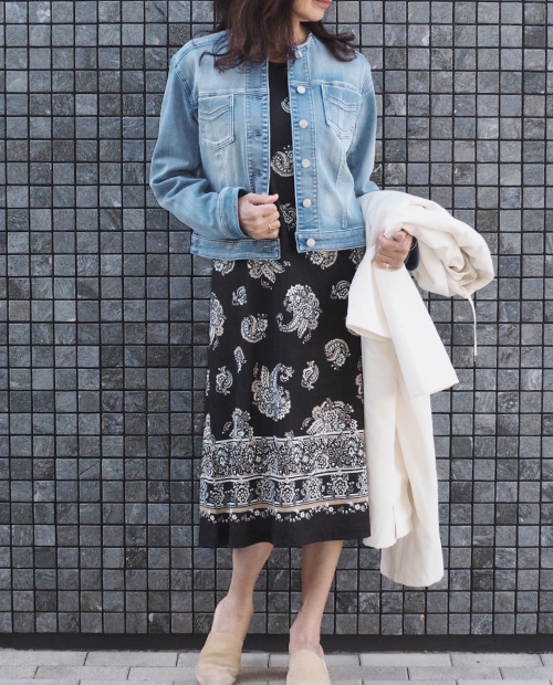 デニムジャケット×ライナー付フーデッドコート×7分袖ワンピース