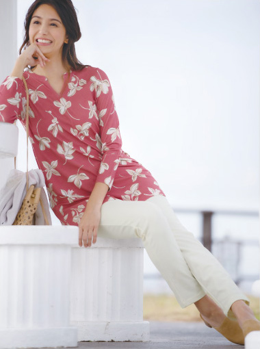 タイトスリムパンツ　¥15,180（税込）