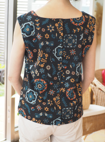 タイル柄ノースリーブプルオーバー×美・シルエットパンツ