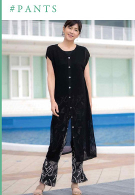 スリット入ブーツカットパンツ