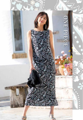 スリット⼊ノースリーブロングワンピース 25,080円 (税込)