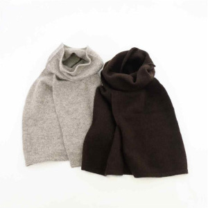 ヤクウールスリット入ニットスヌード ¥9,900