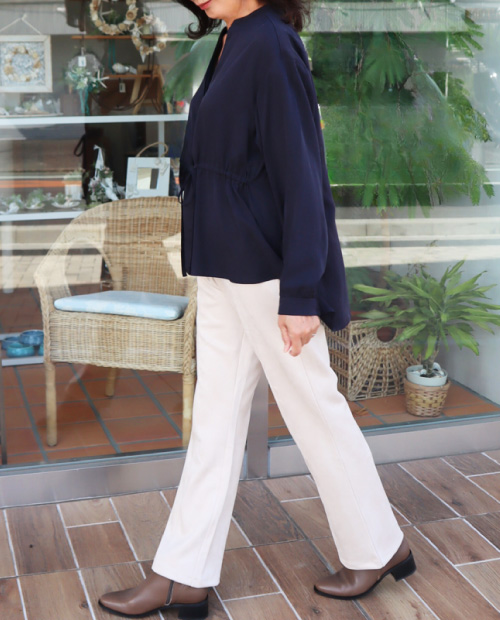 ブラウス×美・シルエットパンツ
