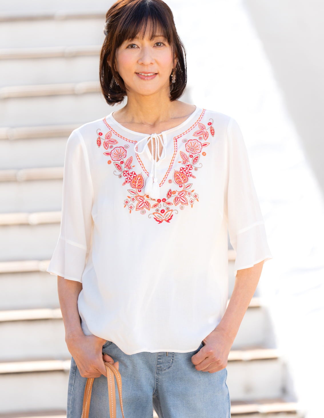 刺しゅう6分袖ブラウス